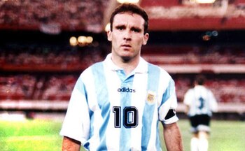 Marcelo Espina, con la casaca