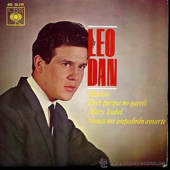 Si bien la música de Leo Dan “no cuestiona el poder de ninguna manera”, dice Alabaerces, la ruptura está en que “cuestiona esa homogeneidad estereotípica”