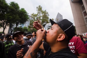 Marijuana enthusiasts gather to mark