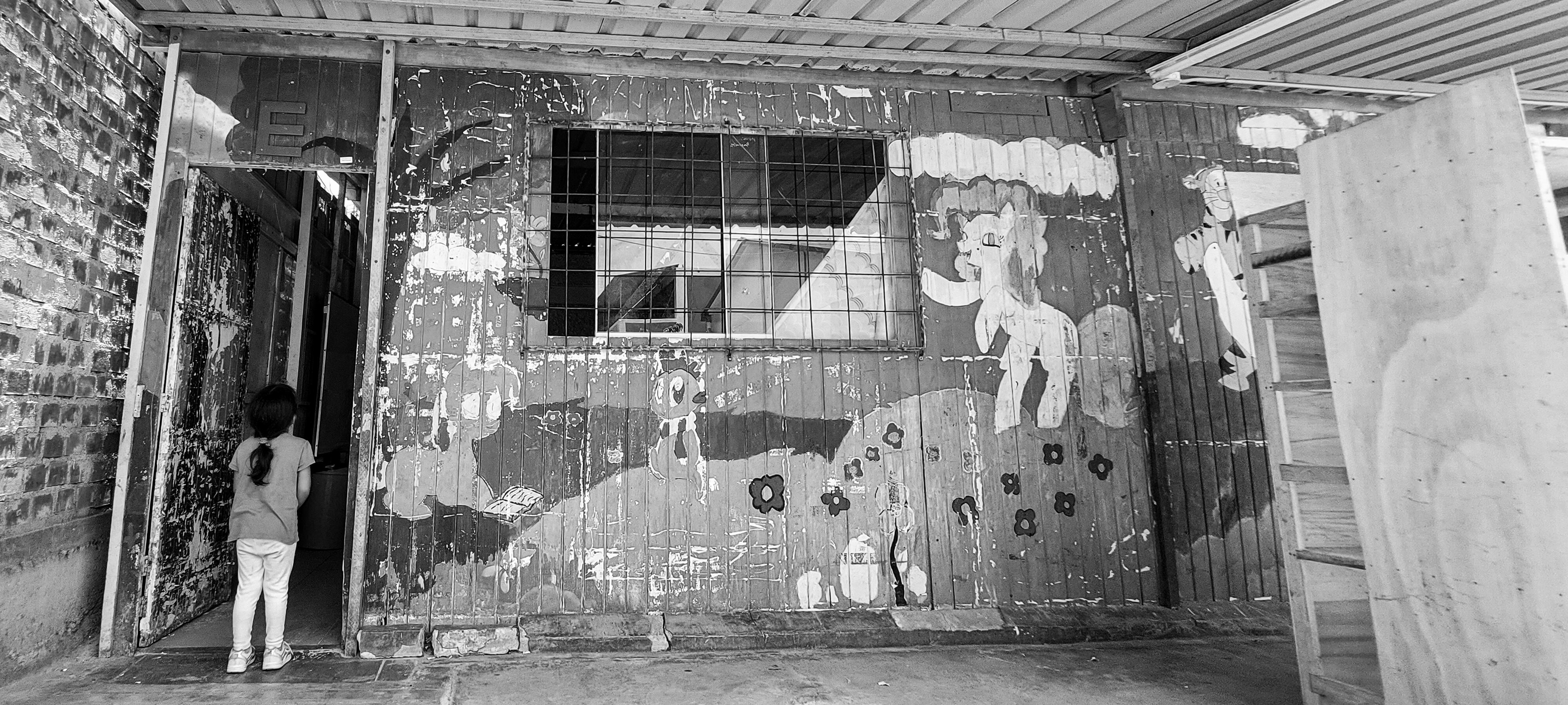 Propuestas de Primero la Gente para educación y protección social incluyen garantizar educación intercultural bilingüe en comunidades indígenas y ampliar la cobertura previsional para adultos mayores. (Infobae)