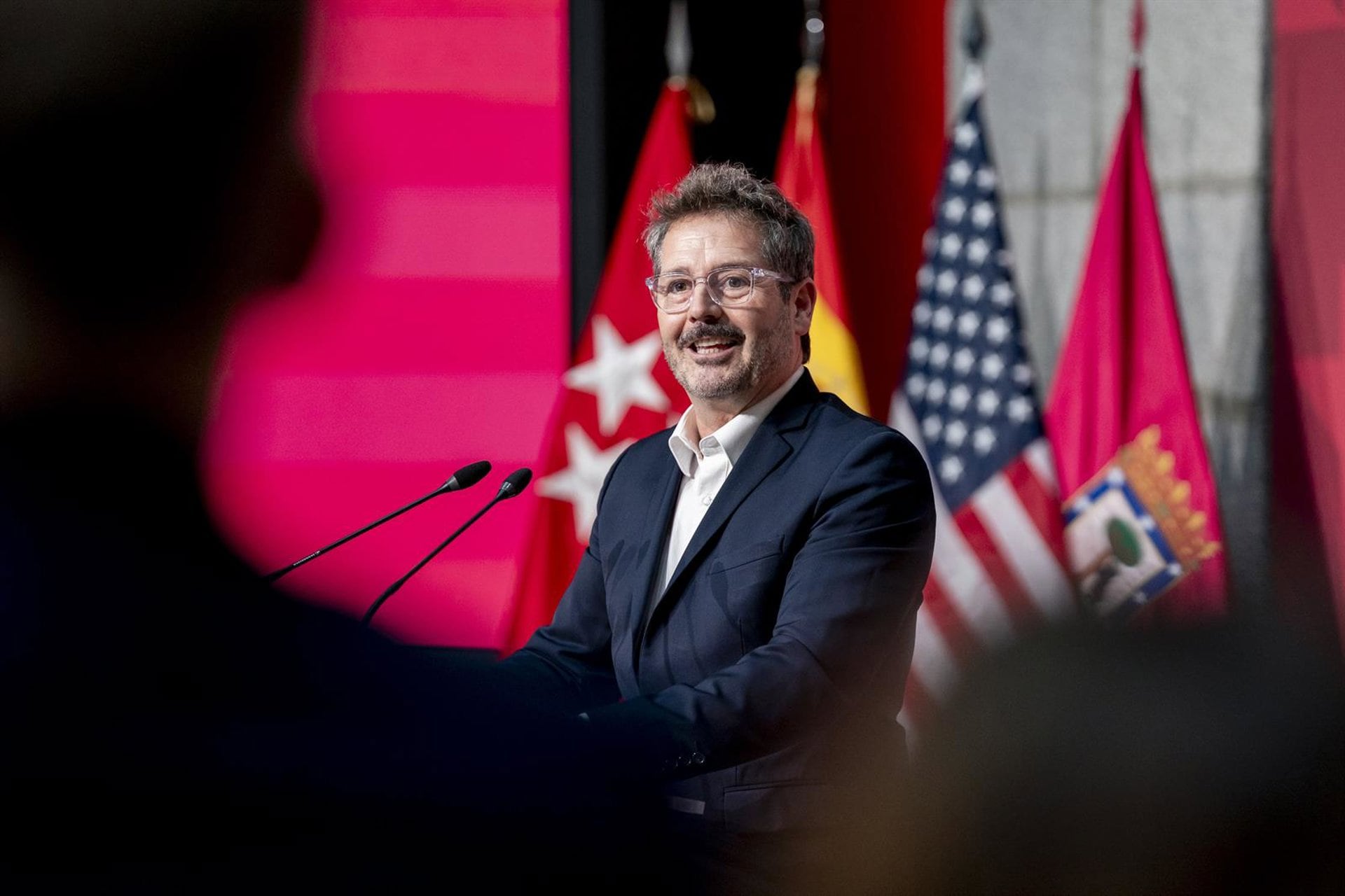 El consejero de Cultura, Turismo y Deporte, Mariano de Paco Serrano, interviene durante una recepción a los representantes de la lNFL, a 14 de noviembre de 2025. (A. Pérez Meca./ Europa Press)