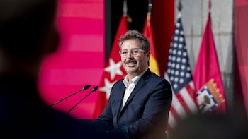 La Comunidad de Madrid insiste en la dimisión de Mónica García y censura que "ponga su cabeza" en ser candidata