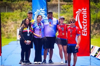 Parte de la delegación salvadoreña que participó en la primera etapa del Grand Prix de Las Américas en El Salvador./ (Redes de Roberto Hernández)