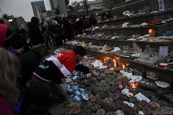 La gente se acercó desde