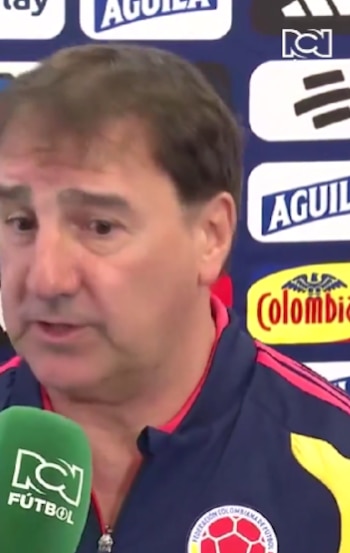 Este es el momento en el que Néstor Lorenzo, director técnico de la selección Colombia, habla del capitán del equipo tras la salida de James Rodríguez - crédito @deportesrcn/X
