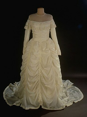 Ruth Louise diseñó el vestido