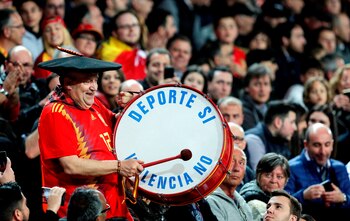 Manolo el del bombo durante