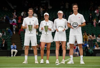 Sus posibles rivales de la pareja latinoamericana, Desirae Krawczyk y Joe Salisbury han participado en casi todas las finales en mixtos de los cuatro torneos del Grand Slam, ganando Roland Garros juntos y siendo contrincantes en Wimbledon. (Foto: Toby Melville/REUTERS)