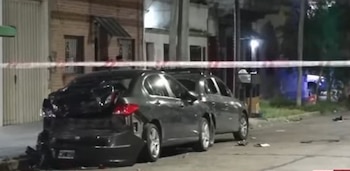 Robaron una camioneta y embistieron