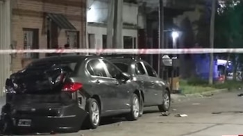 Robaron una camioneta y embistieron