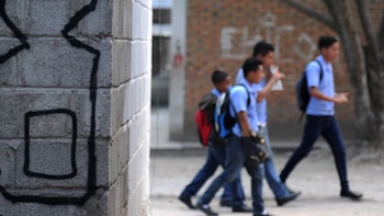 Honduras intervendrá centros educativos para frenar el reclutamiento de menores por estructuras criminales