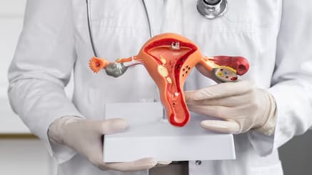 En Inglaterra, el registro de muertes por cáncer de cuello uterino en mujeres de 20 a 24 años fue cero entre 2020 y 2024, según datos analizados por investigadores (Freepik)