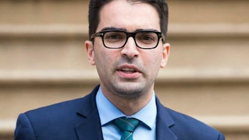 Eric Ulrich a juicio en Nueva York por recibir más de USD 150.000 en sobornos y entradas para los Mets cuando era comisionado de Edificios