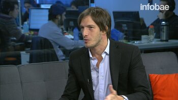 Iván de Pineda habla cuatro