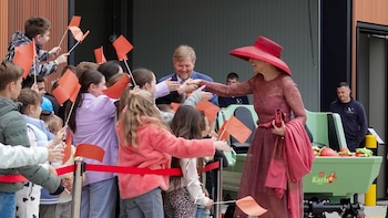 La reina Máxima repitió su vestido transparente más famoso en una jornada fuera de protocolo