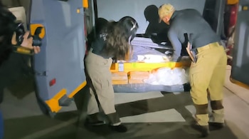 Elementos federales localizaron este martes alrededor de 57 kilos de droga ocultos en el doble fondo de una camioneta de transporte especial sobre la carretera federal 45. Crédito: Especial