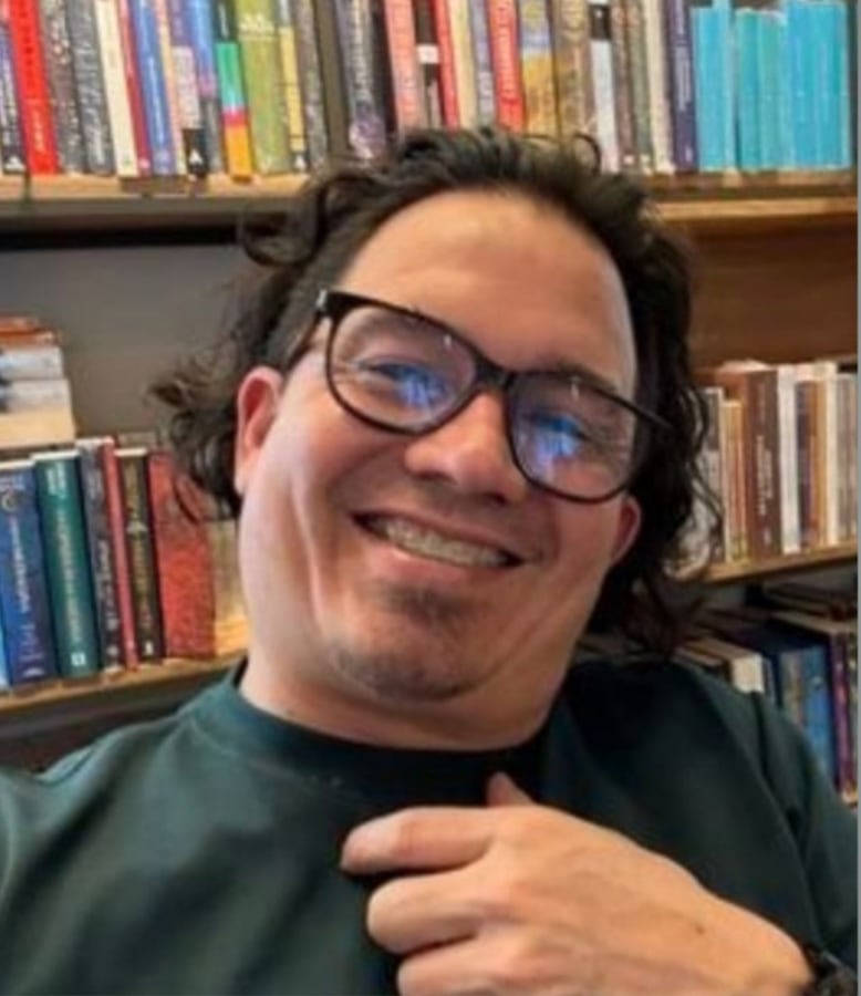 El director de Inteligencia Estratégica de la DNI niega cualquier relación con grupos armados ilegales en Colombia - crédito X