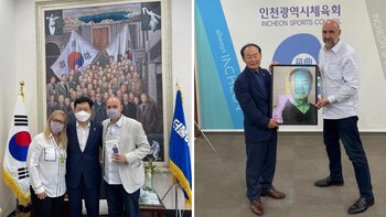 El artista en la inauguración