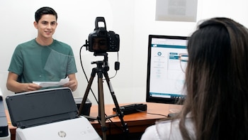 Un proceso licitatorio bajo la mirada de la Contraloría y el peso de las normas internacionales. Cambios en el registro y el dilema de mantener la confianza ciudadana (Foto cortesía Agencia Nacional de las Personas)