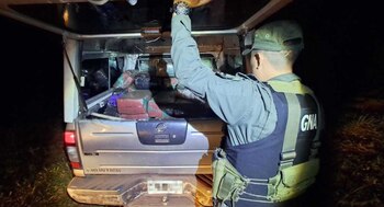 Gendarmería Nacional secuestró más de una tonelada de marihuana de una camioneta abandonada en Misiones (GNA)