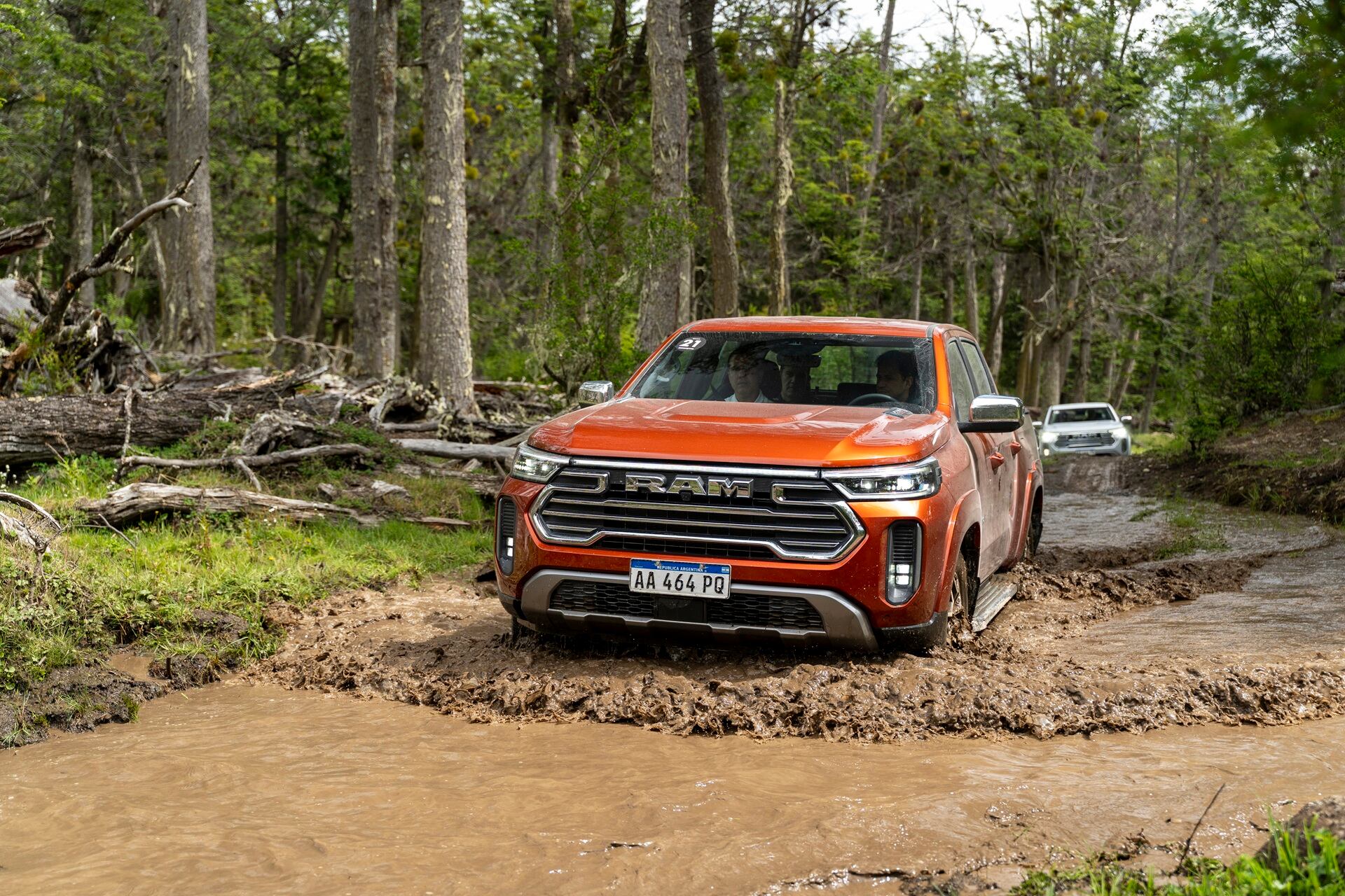 Las capacidades Off Road de ambas versiones mantienen 3 modos de uso y 4 de conducción