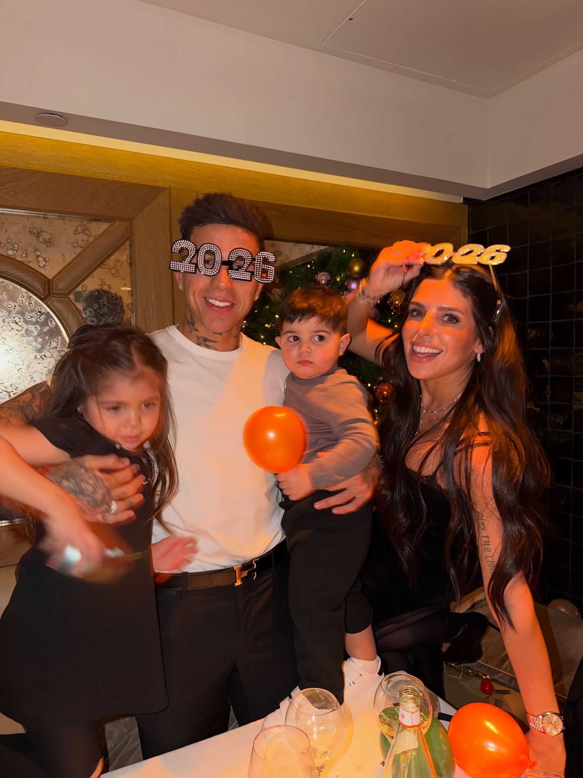 Las divertidas fotos de Enzo Fernández, Valu Cervantes y sus hijos, Benajmín y Olivia