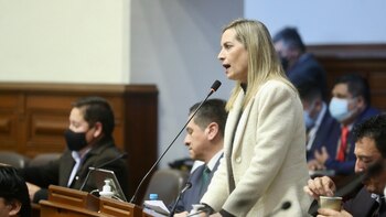 María del Carmen Alva tras