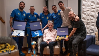 Las imágenes de la emotiva visita del plantel de Rosario Central al Patón Bauza y el conmovedor discurso de Marco Ruben