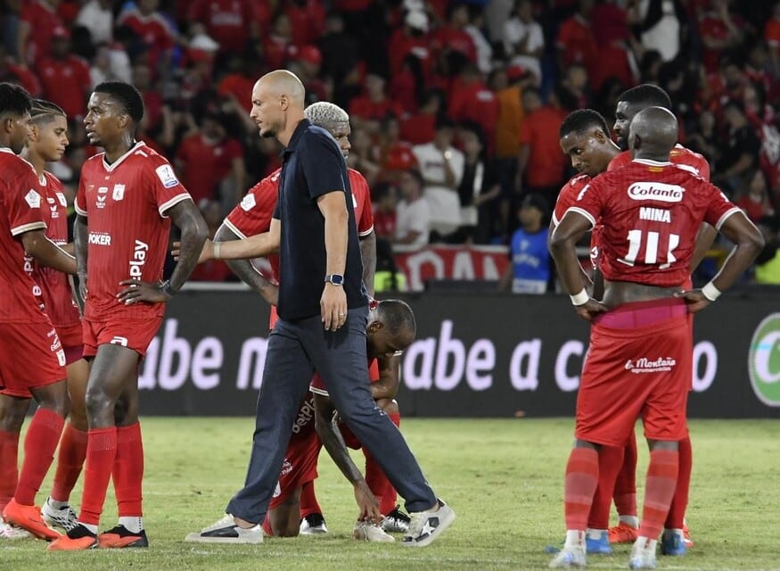 América de Cali vive horas tensas antes de recibir a Fortaleza: una decisión de los jugadores encendió las alarmas en el club