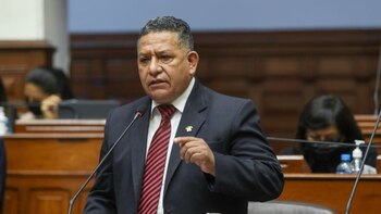 Edras Medina, congresista no agrupado.