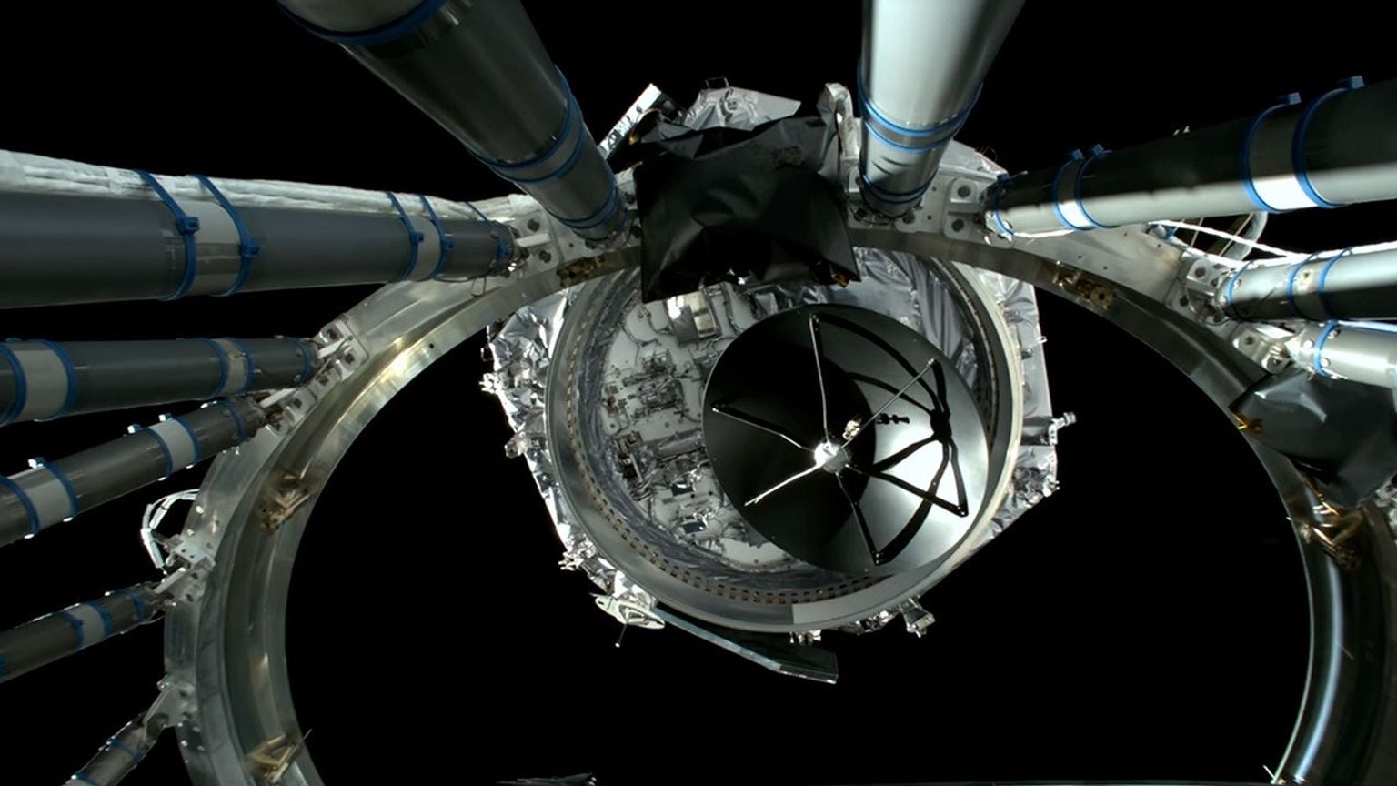 El telescopio Roman despegó con una masa de 8.056 kilogramos, por debajo de los 9.800 kilogramos previstos, lo que permitió cargar más combustible.