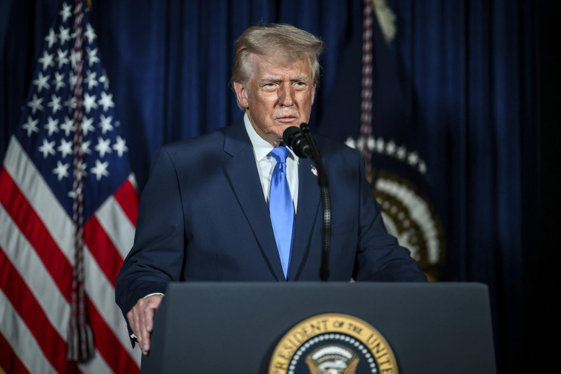 Trump asegura que tiene una «gran armada» cerca de Irán, «mayor que la de Venezuela»