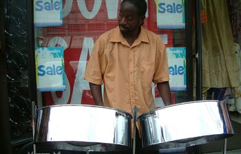 El tambor metálico, hijo del