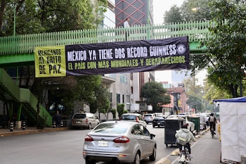 (X-@mexicanosgritan)