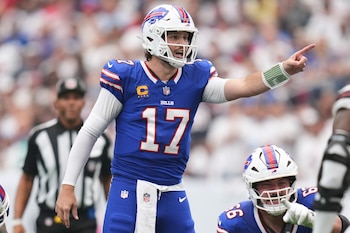 El quarterback Josh Allen (17) de los Bills de Buffalo durante el segundo tiempo del partido contra los Texans de Houston, el domingo 13 de septiembre de 2026, en Houston. (AP Foto/Eric Christian Smith)