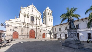 Entre basuras, captaron a un