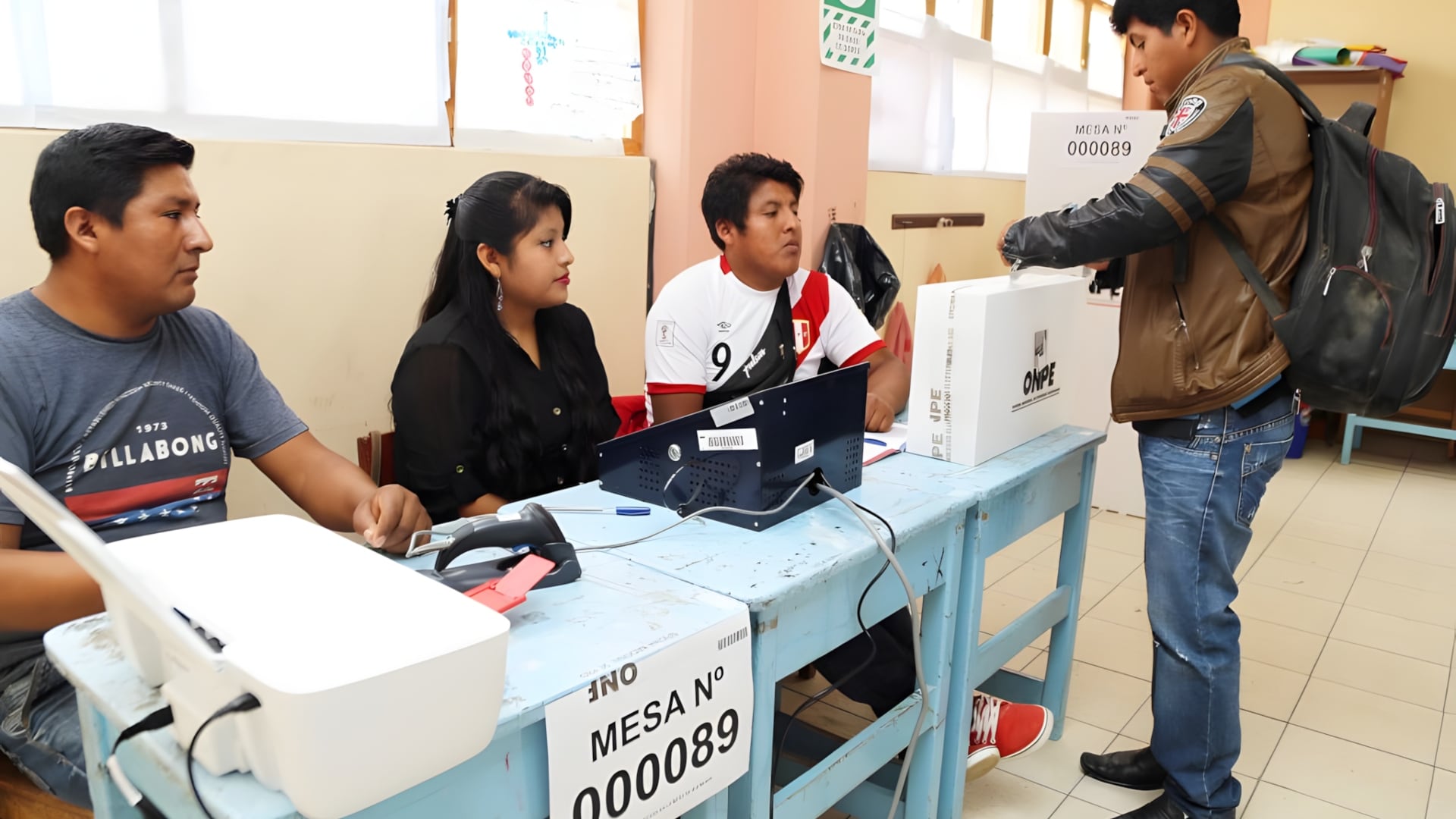 El Registro Nacional de Identificación y Estado Civil (Reniec) aprobó una extensión extraordinaria que amplía la validez de los DNI vencidos. Foto: Municipalidad de Miraflores