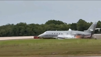 El avión privado Gulfstream G200 Galaxy con matrícula N318JF se accidentó el domingo en el Aeropuerto Internacional de La Romana. (Captura de pantalla de video Redes Sociales)