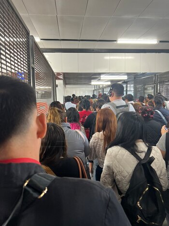 Línea 9 (Foto: @Andres_Jr)