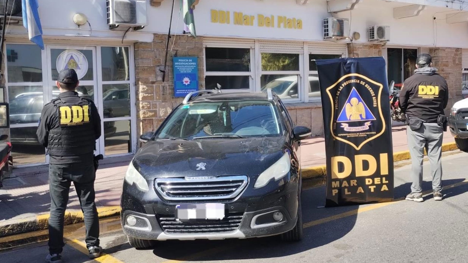 El Peugeot contaba con pedido de secuestro activo