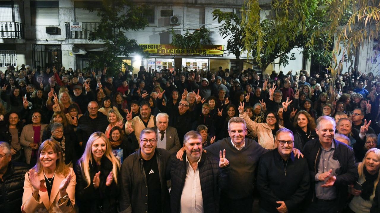 El diputado Germán Martínez y el senador formoseño José Mayans, durante un acto en el PJ de Rosario por el Día de la Lealtad