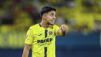 Ilias Akhomach renueva con el