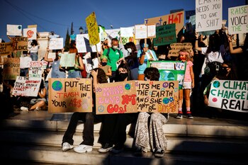 Estudiantes griegos protestan en Atenas