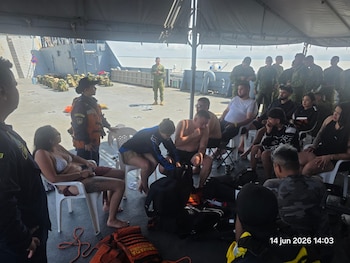 El operativo de rescate de la Armada de Colombia puso a salvo a siete hombres, tres mujeres y un niño de 13 años - crédito Armada de Colombia