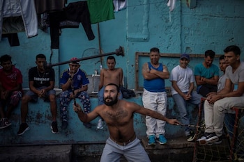 La sobrepoblación carcelaria obstaculiza la gestión de audiencias judiciales y detiene programas de rehabilitación en Honduras. (Foto: REUTERS/Adrees Latif)