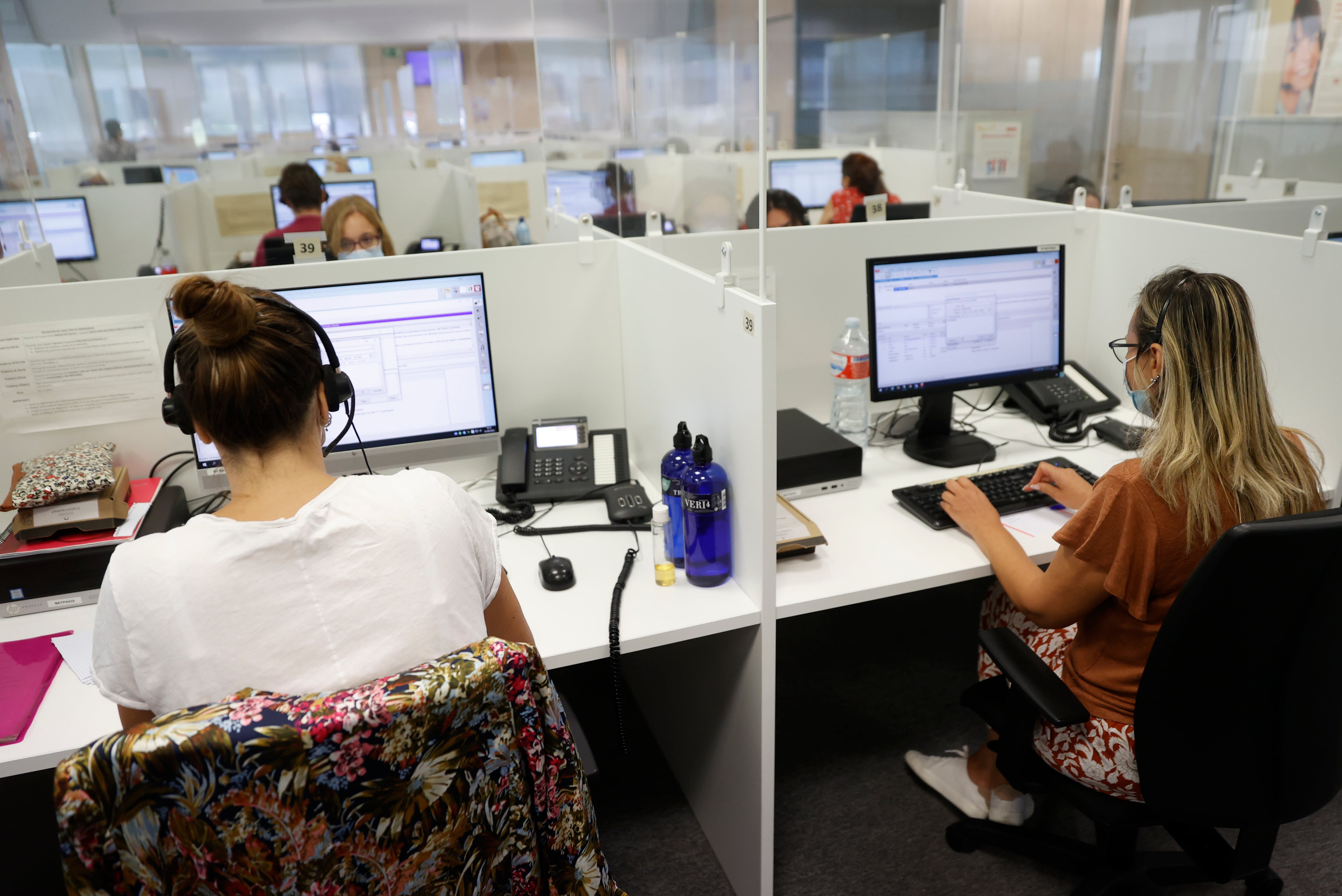 Las mujeres porteñas ganaron en promedio 17,2% menos que los varones en su ocupación principal durante el primer trimestre de 2026. (EFE)