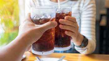 Bebidas azucaradas asociadas con doble riesgo de cáncer de estómago