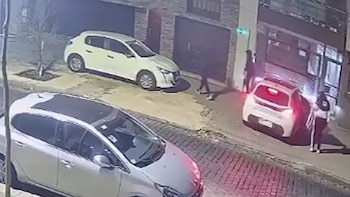 Entraron por la ventana, los golpearon y los amenazaron: brutal robo a una jubilada y su nieto en La Plata