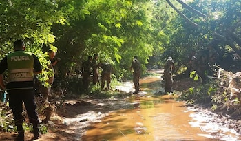 El operativo incluyó militares, bomberos