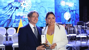 El argentino Christian Asinelli, vicepresidente de la CAF, fue premiado en Ecuador: llamó a fortalecer la integración regional